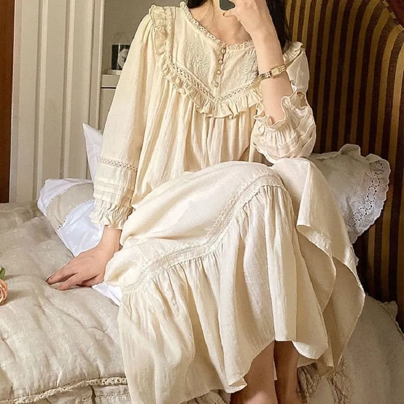 She Dreams, Ivory Vintage Sleepwear